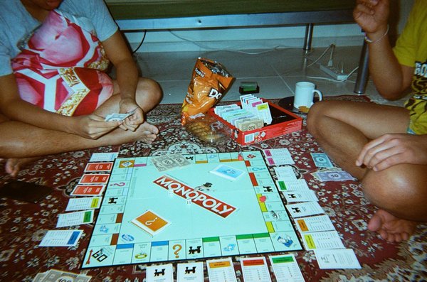 Quelles stratégies pour créer un tournoi de stratégie de jeux de société inspirés de l'histoire ancienne ?